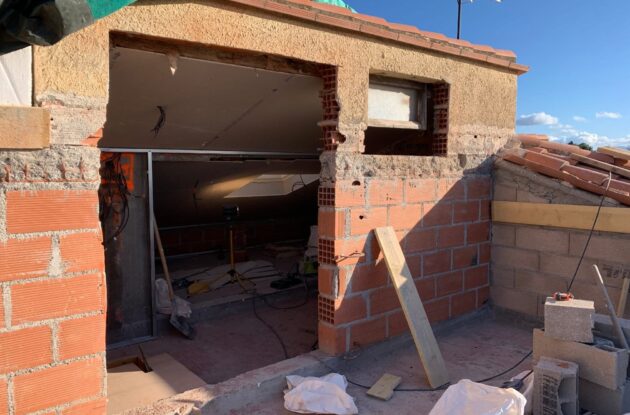 Extension de maison : quelles étapes de maçonnerie prévoir ?
